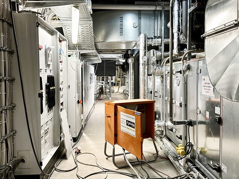 Indoor Baustelle von Elektro Pixis mit Stromkasten