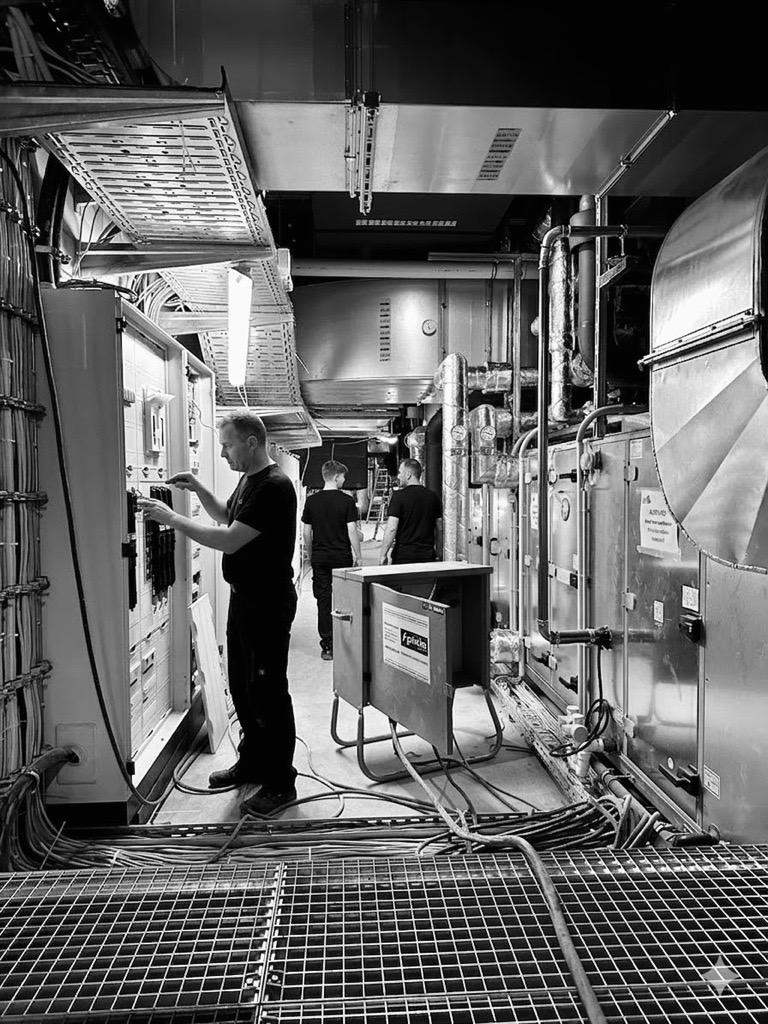 MA Schalterschrank sw