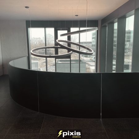 xr:d:DAF5j5dhfs0:13,j:7988674977123260067,t:24011108